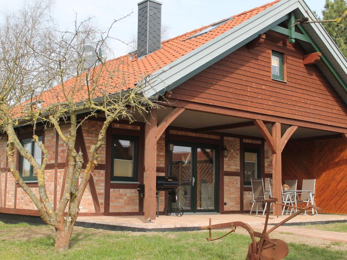 Comfy Farmhouse In Brusow With Garden Kröpelin Buitenkant foto